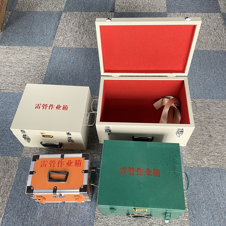 巴楚爆破工程作业箱如何选择？玻璃钢与传统材质的全面对比